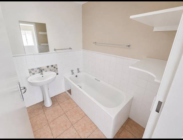2 BEDROOM APARTMENT FOR SALE IN DIE HOEWES